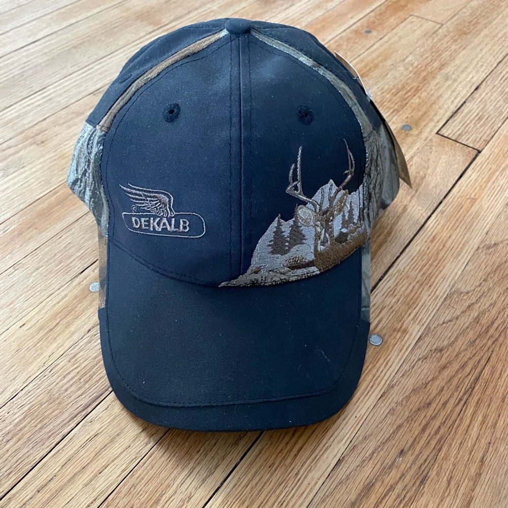 NWT Dekalb adjustable hat K-Product | Buck | black and camouflage camo